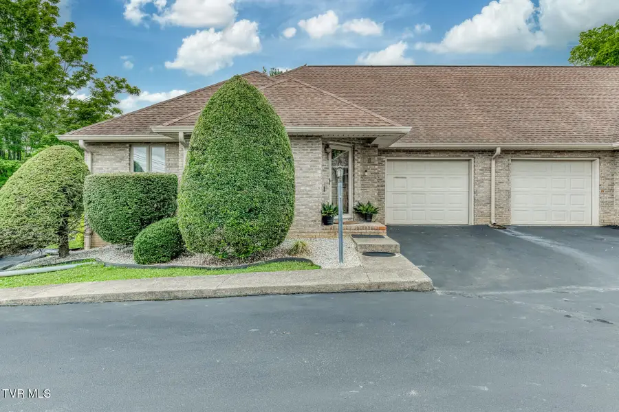 2509 East Lakeview Drive #Apt 8, Johnson City, TN 37601 - #2