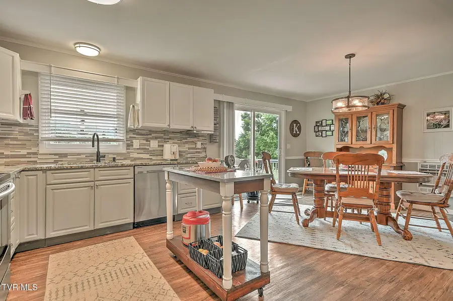 244 Sunrise Drive, Elizabethton, TN 37643 - #2