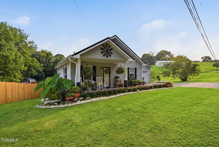 417 Hammond Avenue, Mount Carmel, TN 37645 - #2