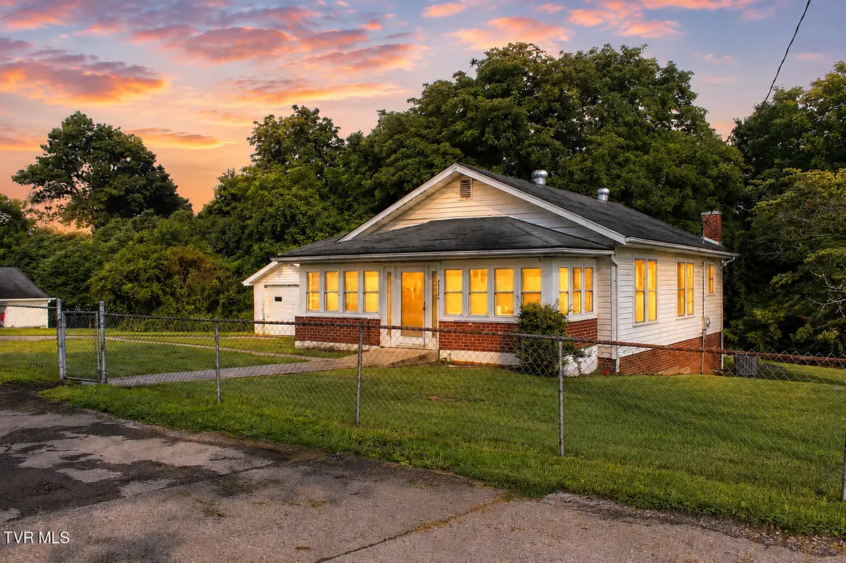 273 Joyce Parsons Drive, Pennington Gap, VA 24277 - #1