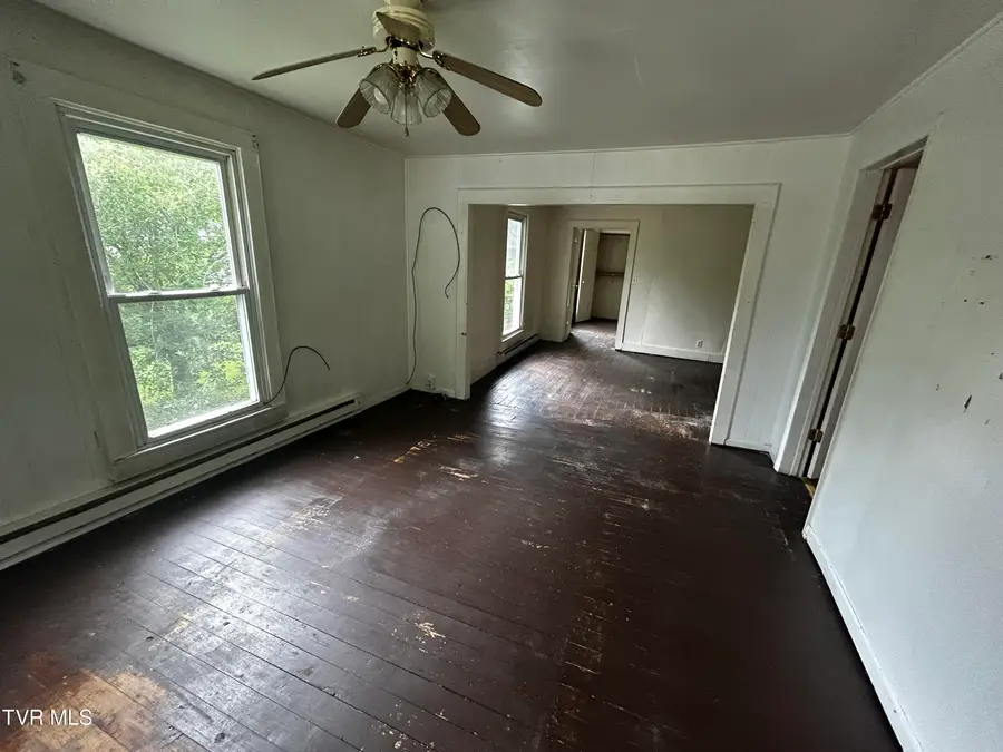 629 Northeast Meadow Street, Coeburn, VA 24230 - #3