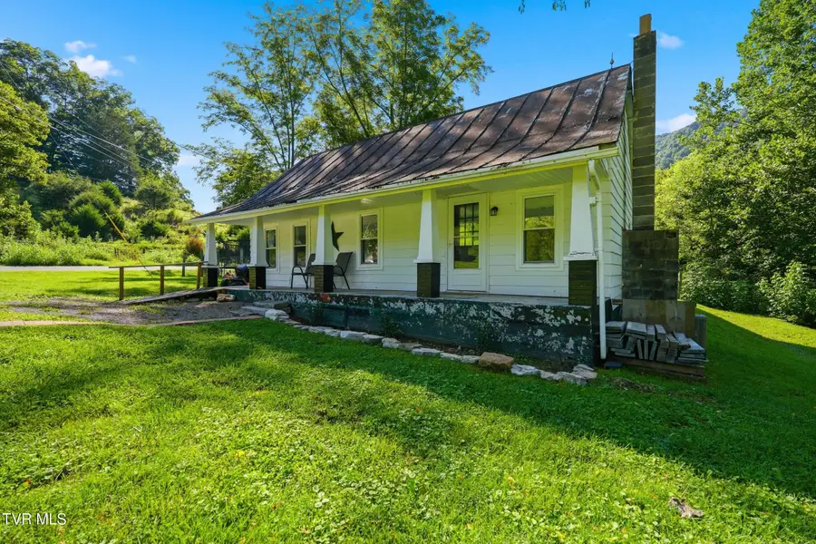 3851 Middle Wallens Creek Road, Duffield, VA 24244 - #2