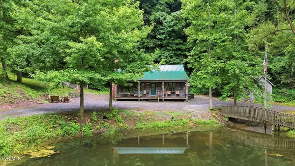 4951 England Valley Road, Duffield, VA 24244