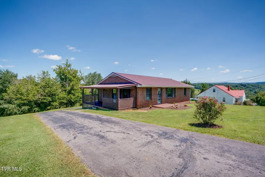 212 Hill Avenue, Surgoinsville, TN 37873 - #3