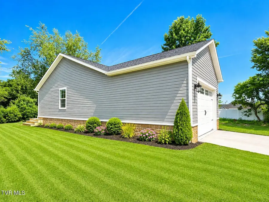 102 Charlie Avenue, Piney Flats, TN 37686 - #3