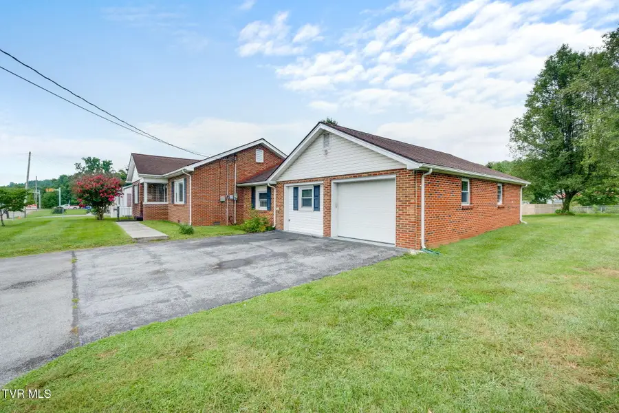 2210 West G Street, Elizabethton, TN 37643 - #2