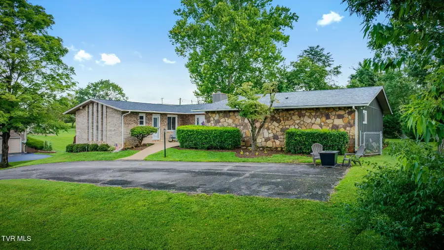 2440 Rivermont Drive, Kingsport, TN 37660 - #2