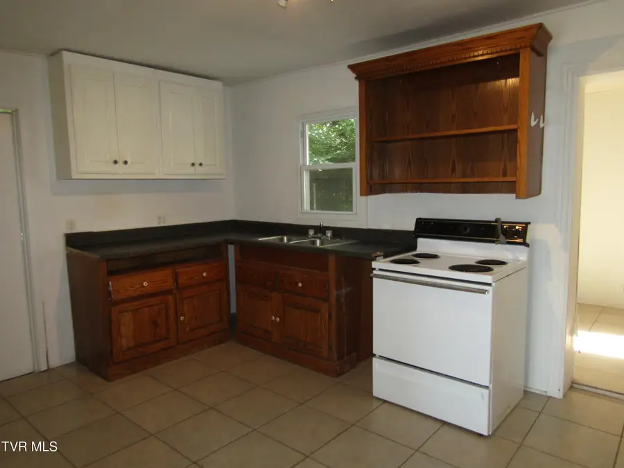 133 Mullins Street, Kingsport, TN 37665 - #2
