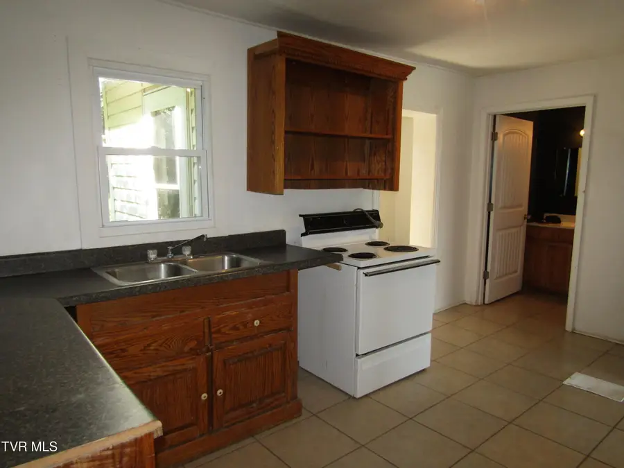 133 Mullins Street, Kingsport, TN 37665 - #3