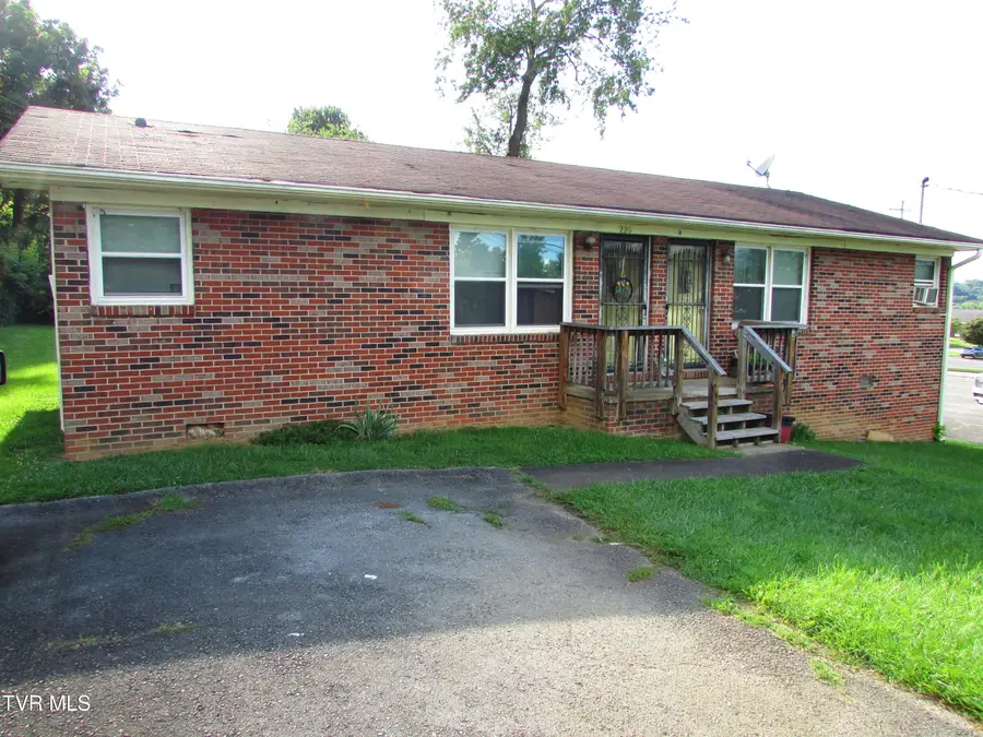 205 Holston Avenue #2, Elizabethton, TN 37643 - #3