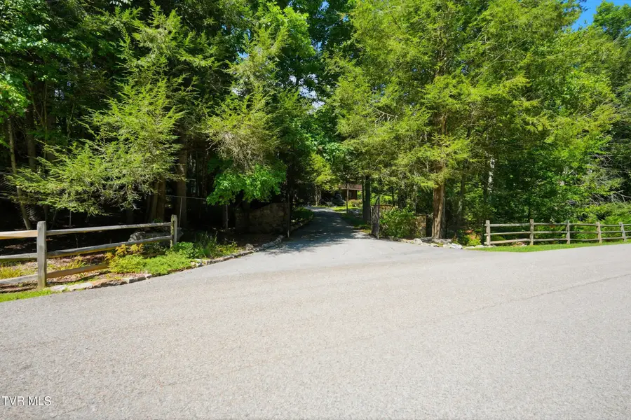5552 Paramont Road, Wise, VA 24293 - #2