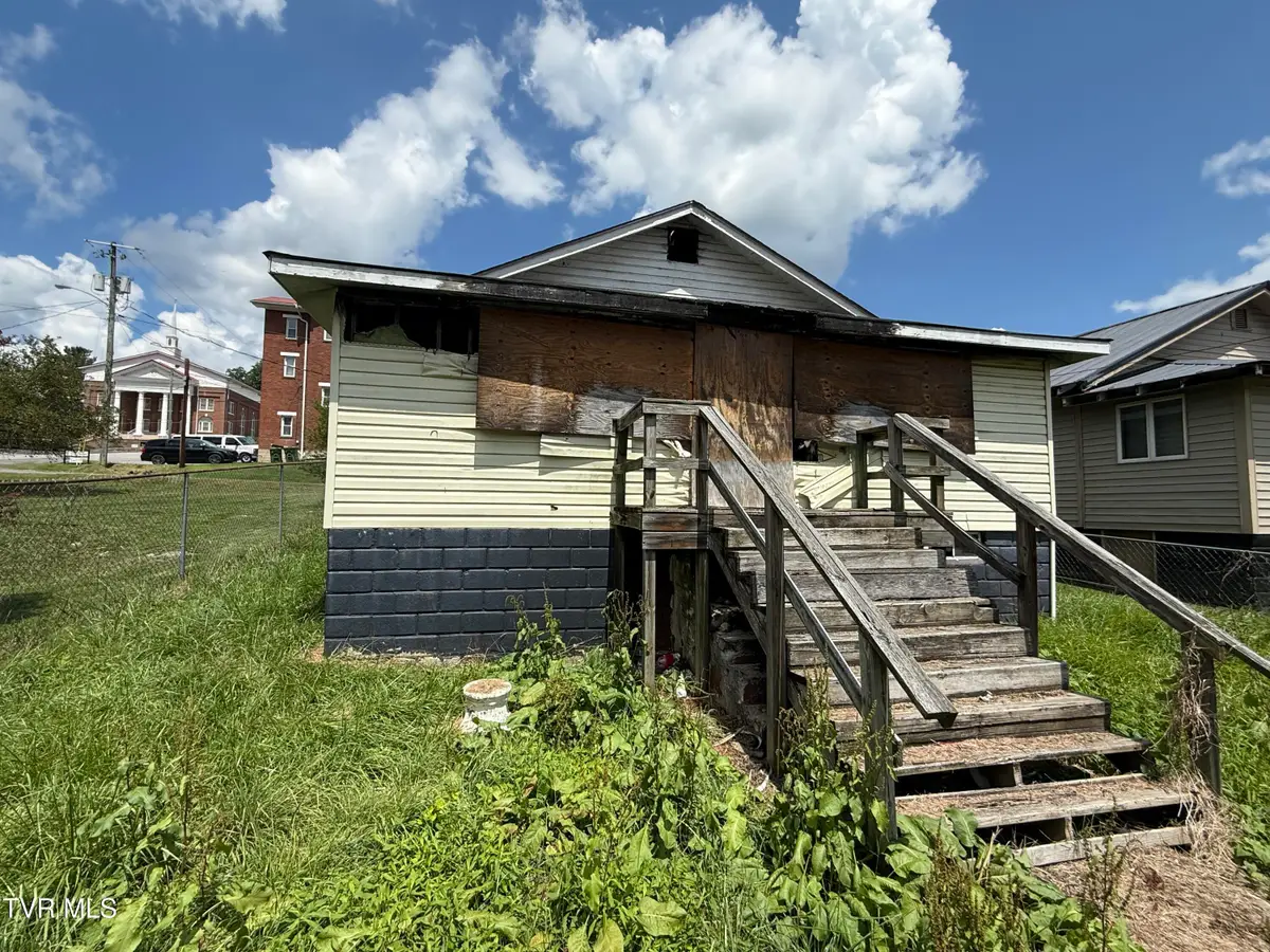 358 Doris Avenue, Pennington Gap, VA 24277 - #1