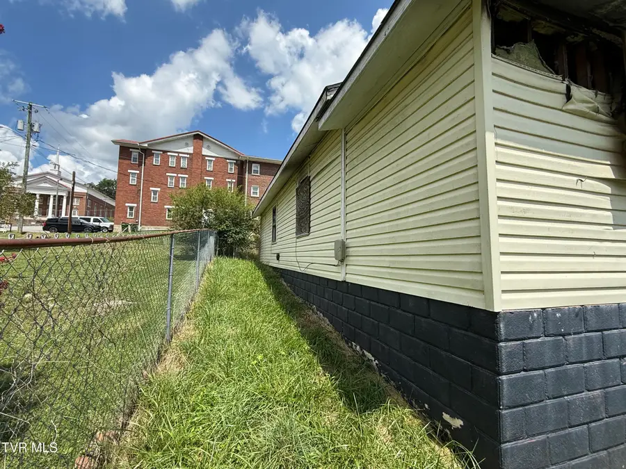 358 Doris Avenue, Pennington Gap, VA 24277 - #2