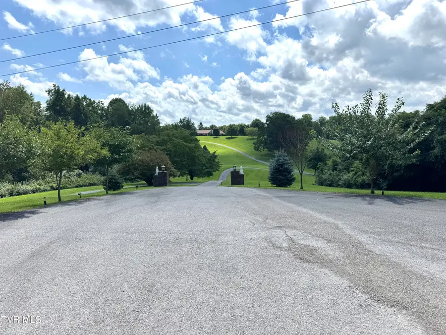 411 Lorie Valley Drive, Pennington Gap, VA 24277 - #2