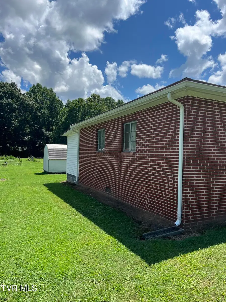 406 West 2nd Avenue, Big Stone Gap, VA 24219 - #2