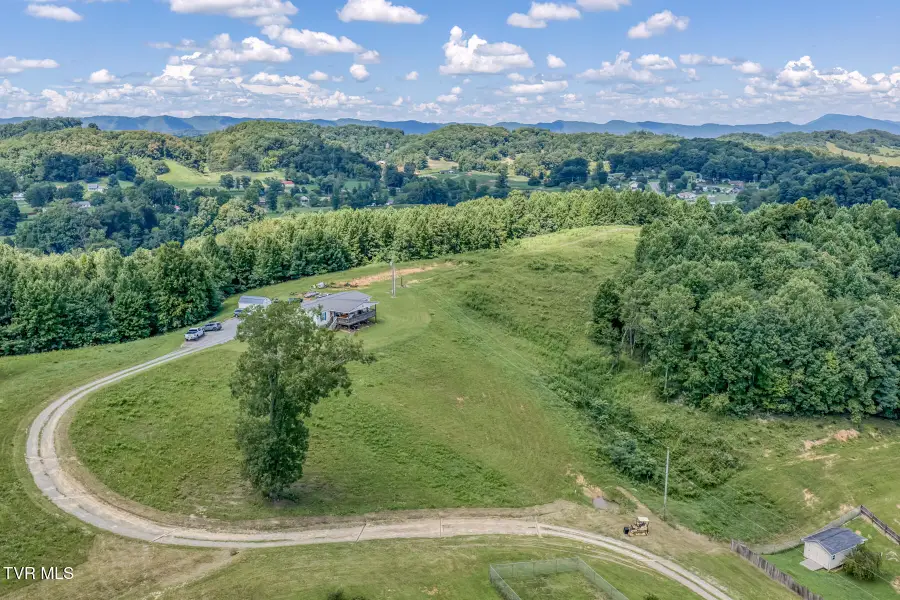 231 Valley Crest Drive, Mount Carmel, TN 37645 - #3