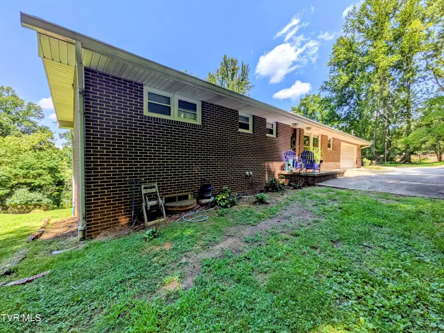 2364 Mountain Drive, Kingsport, TN 37664 - #3