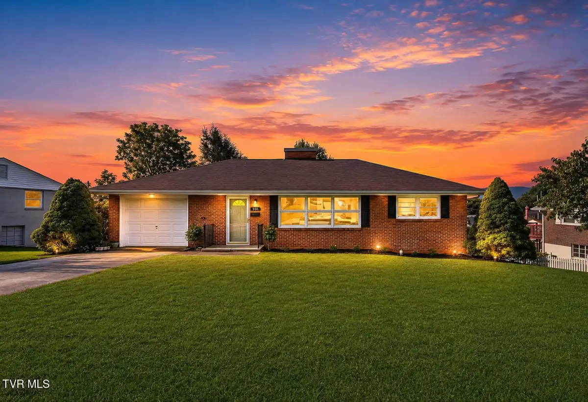 916 Mimosa Drive, Kingsport, TN 37660 - #1