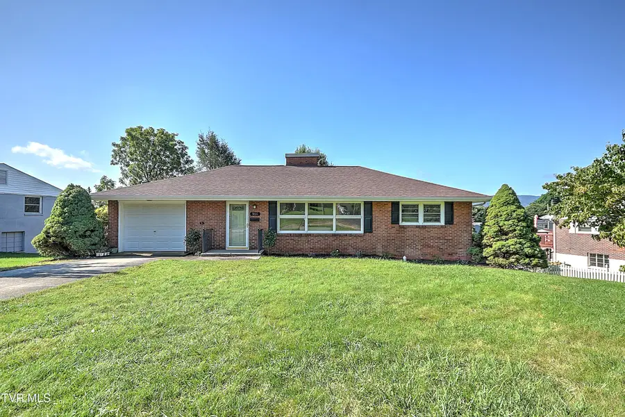 916 Mimosa Drive, Kingsport, TN 37660 - #2