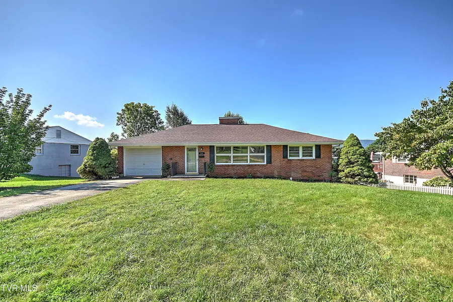 916 Mimosa Drive, Kingsport, TN 37660 - #3