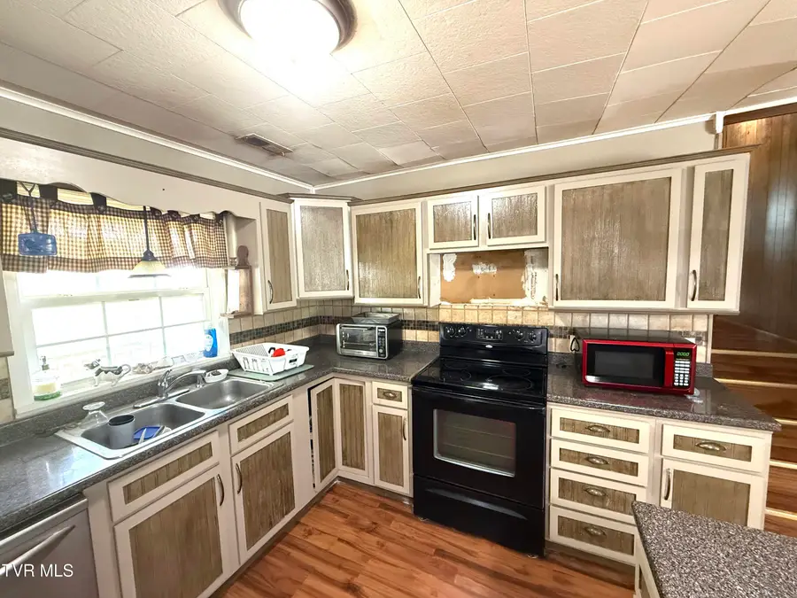2661 Bristol Highway, Gate City, VA 24251 - #2