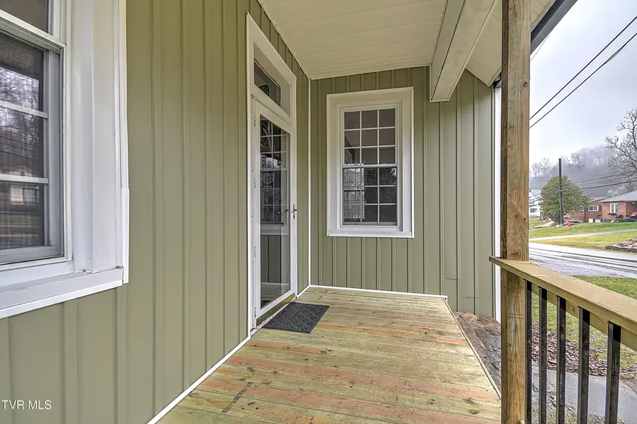 308 East Main Street, Saltville, VA 24370 - #3