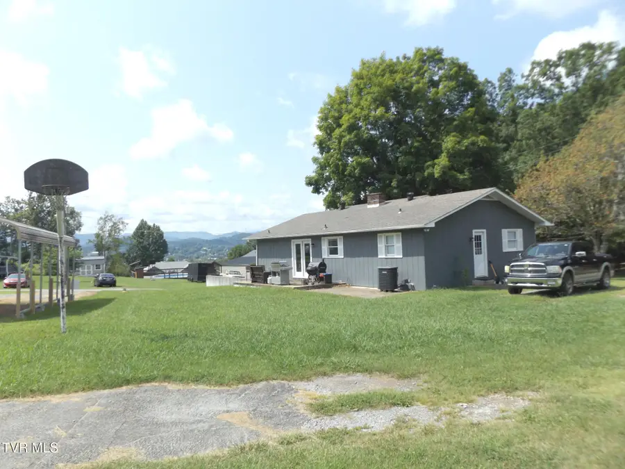 186 Fitzsimmons Hill Road, Elizabethton, TN 37643 - #2