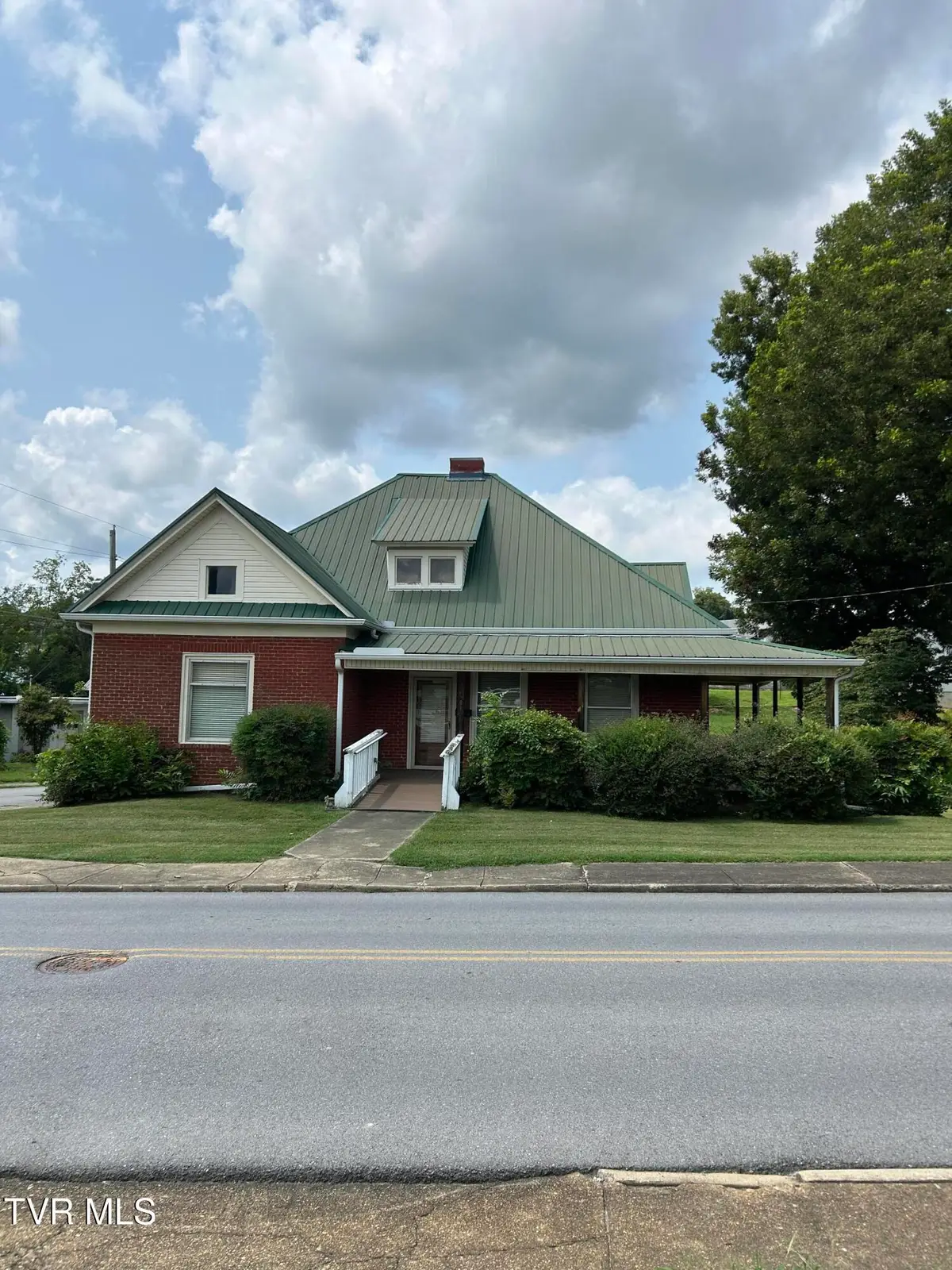 221 North Irish Street, Greeneville, TN 37745 - #1