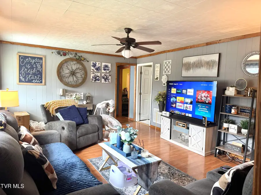 302 Northwest Poplar Street, Norton, VA 24273 - #2