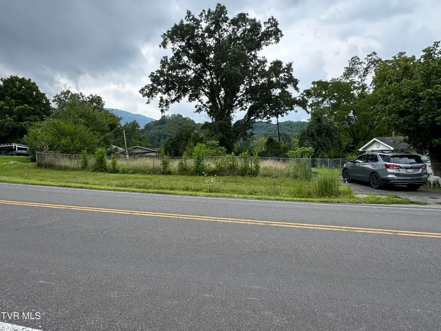 3936 East Stone Gap Road, Big Stone Gap, VA 24219 - #2