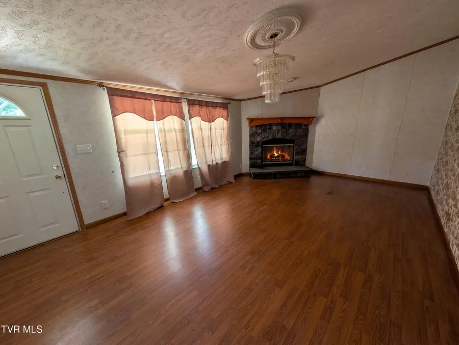 242 Edens Drive, Dryden, VA 24243 - #3