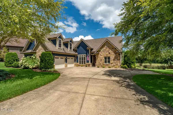 2050 Sawyers Pond Drive, Johnson City, TN 37604