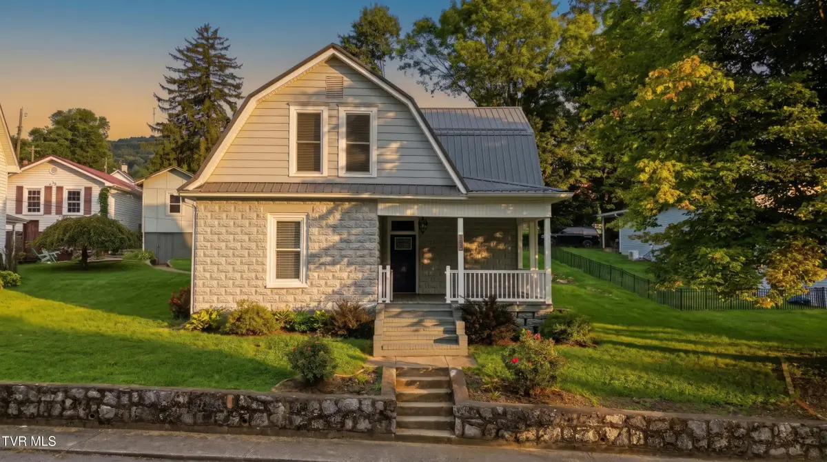 194 Park Street, Gate City, VA 24251 - #1