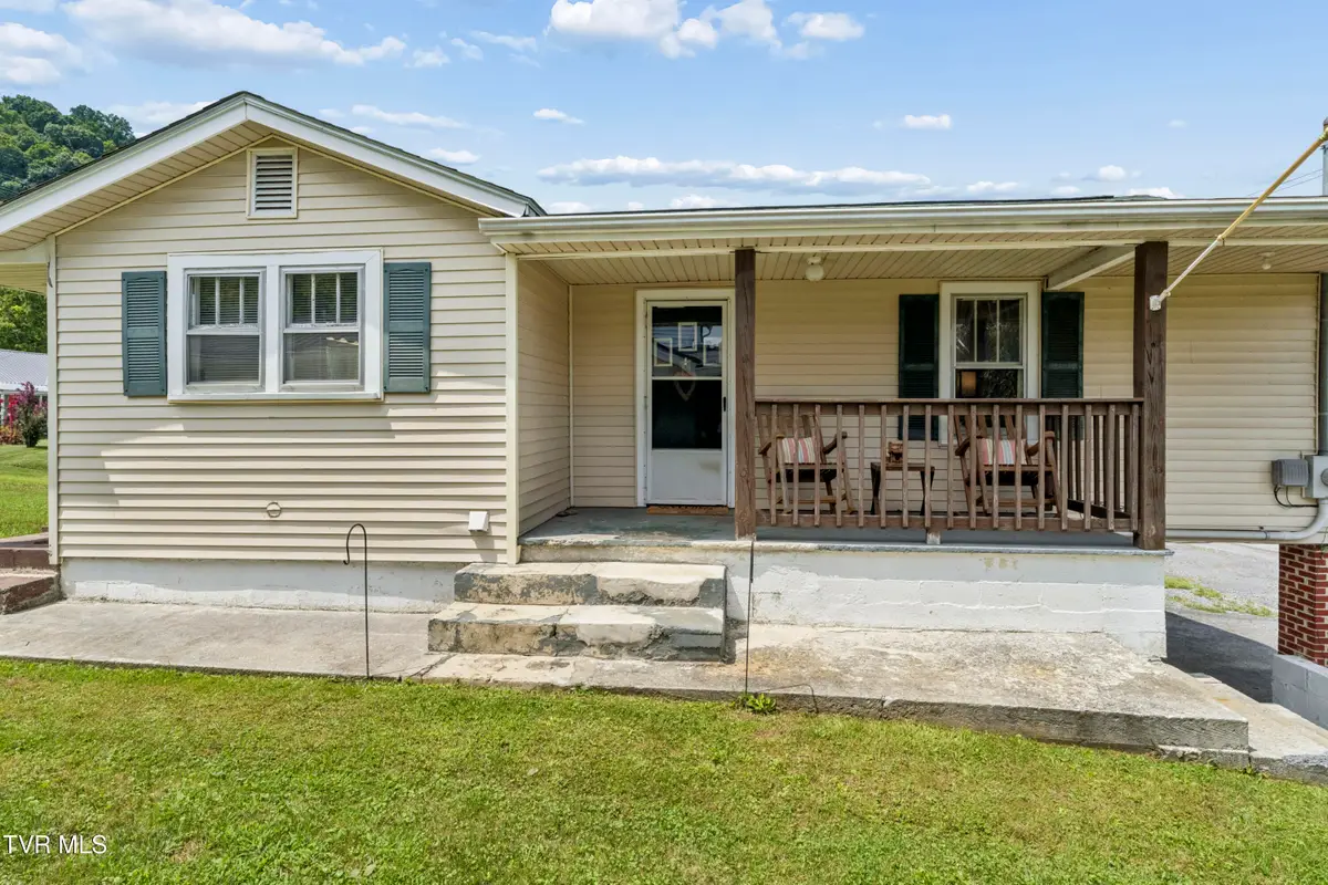 1362 Broad Street, Elizabethton, TN 37643 - #1