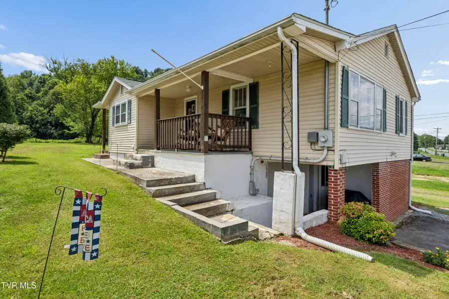 1362 Broad Street, Elizabethton, TN 37643 - #2