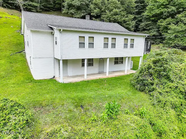 3634 Pine Creek Road, Swords Creek, VA 24649
