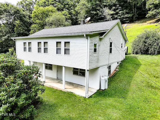 3634 Pine Creek Road, Swords Creek, VA 24649 - #3