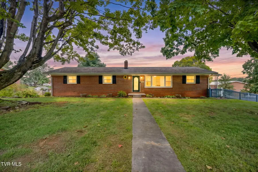 2400 Larkspur Drive, Johnson City, TN 37604 - #2