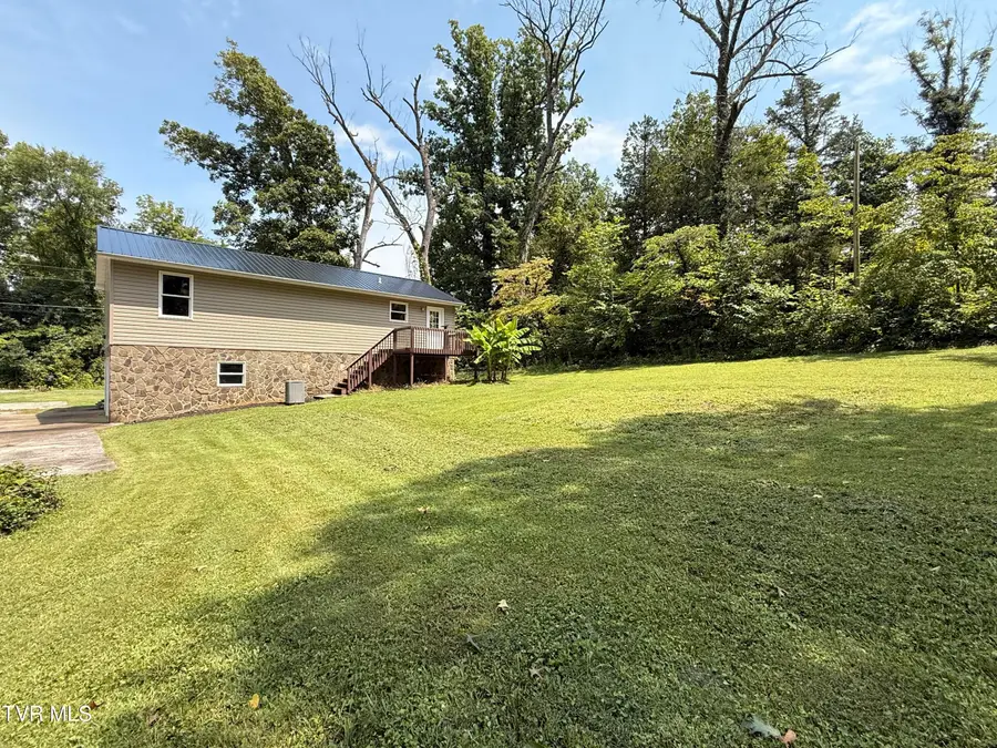 399 Hillcrest Drive, Greeneville, TN 37745 - #2