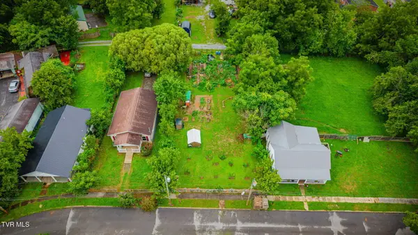 1208 & 1/2 Claiborne Street, Johnson City, TN 37601