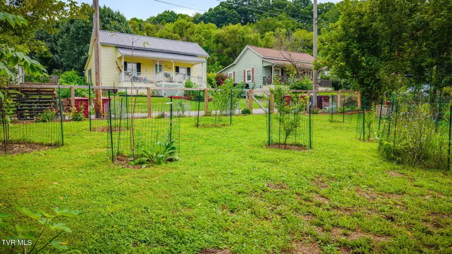 1208 & 1/2 Claiborne Street, Johnson City, TN 37601 - #3