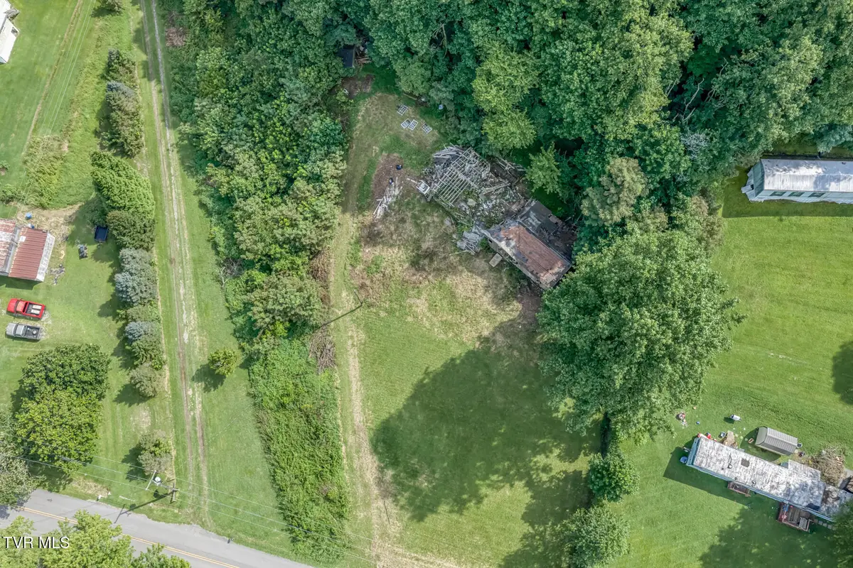 6128 East East Carters Valley Road, Hiltons, VA 24258 - #1