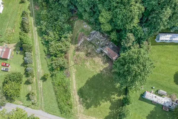 6128 East East Carters Valley Road, Hiltons, VA 24258