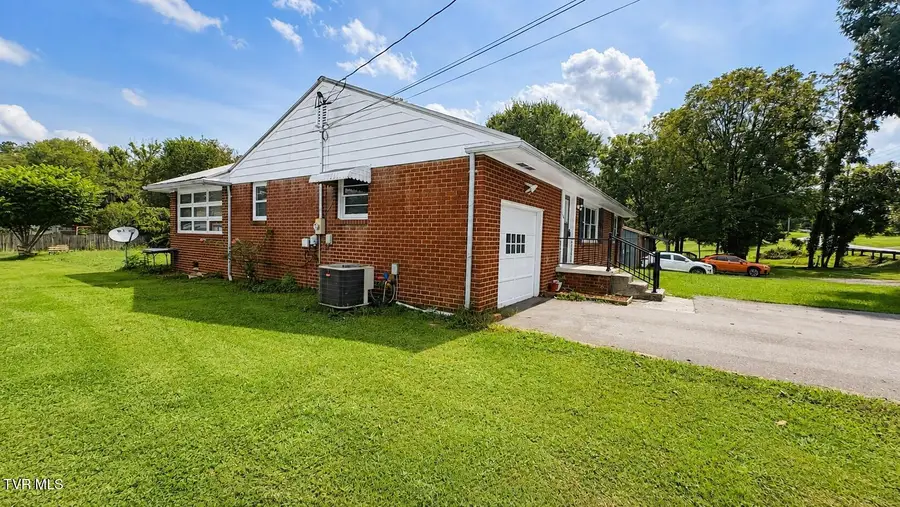 409 Colonial Heights Road, Kingsport, TN 37663 - #2
