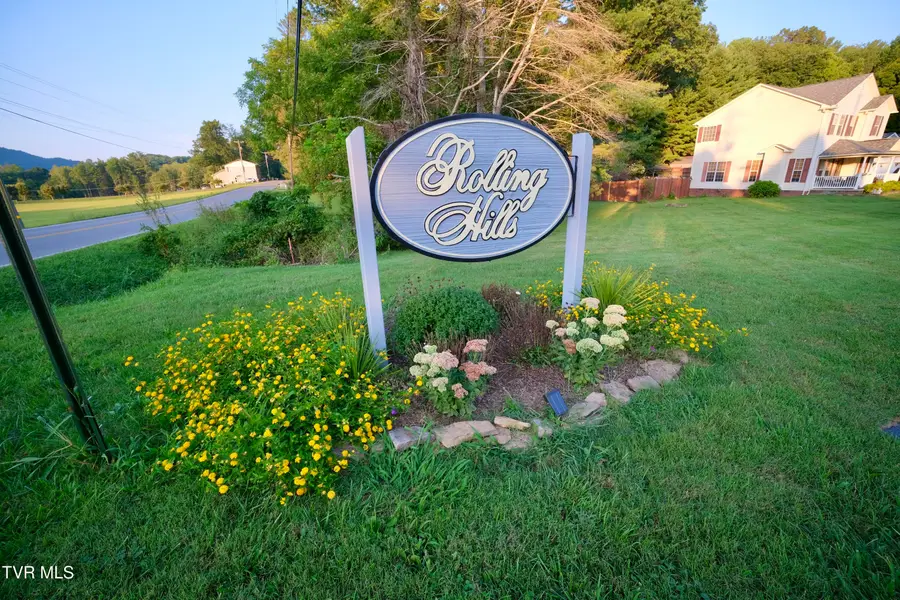 123 Rolling Hills Road, Erwin, TN 37650 - #2