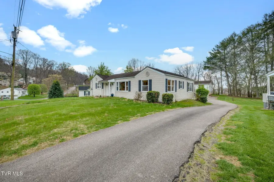 1326 Valley Drive, Bristol, TN 37620 - #2