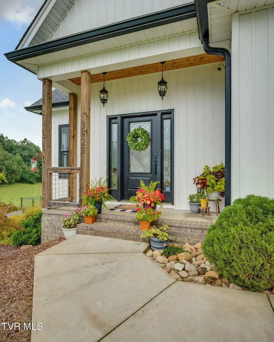 3925 Lake Valley Court, Kingsport, TN 37664 - #3