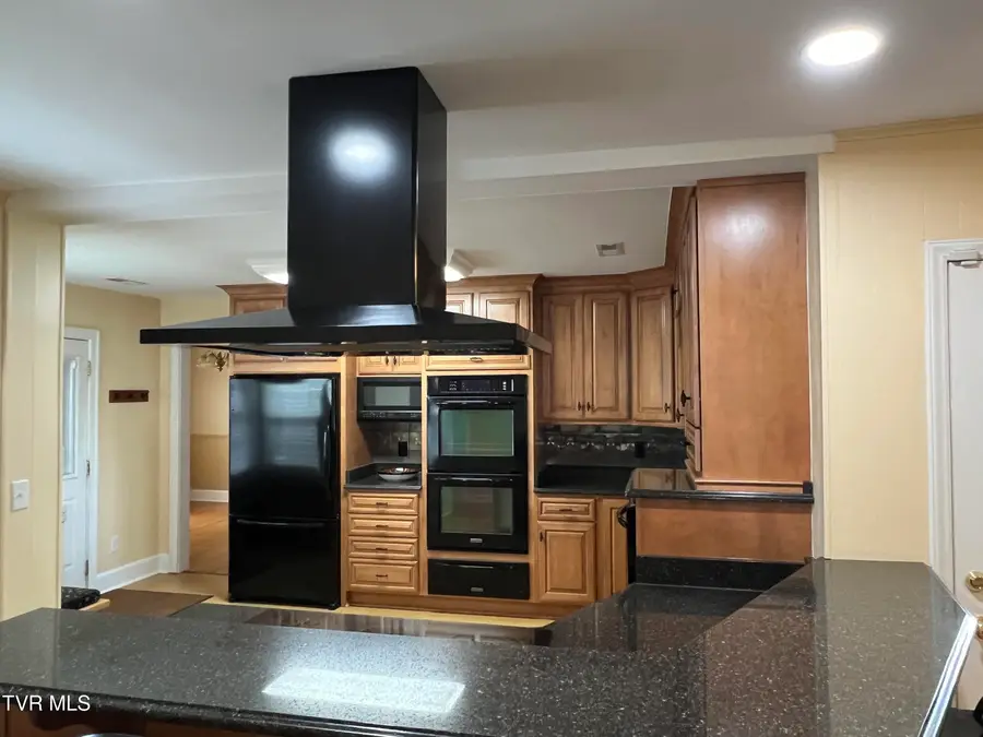 224 West F Street, Elizabethton, TN 37643 - #3