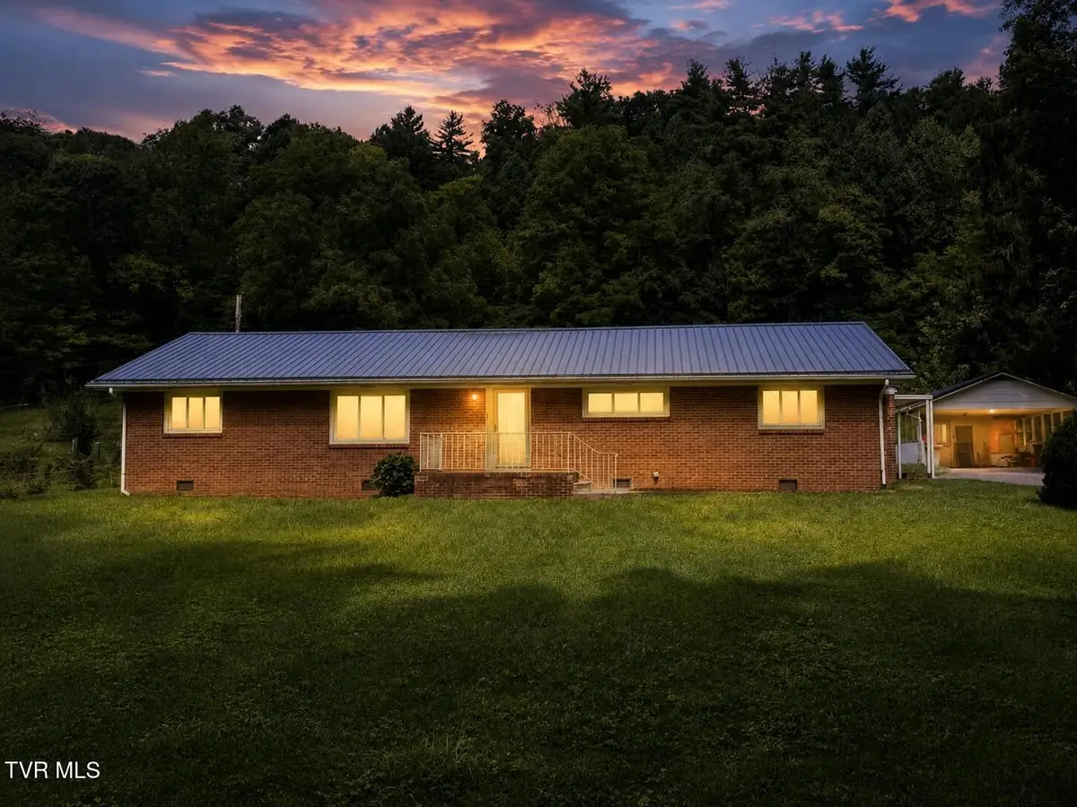 565 Circle Drive, Mountain City, TN 37683 - #1