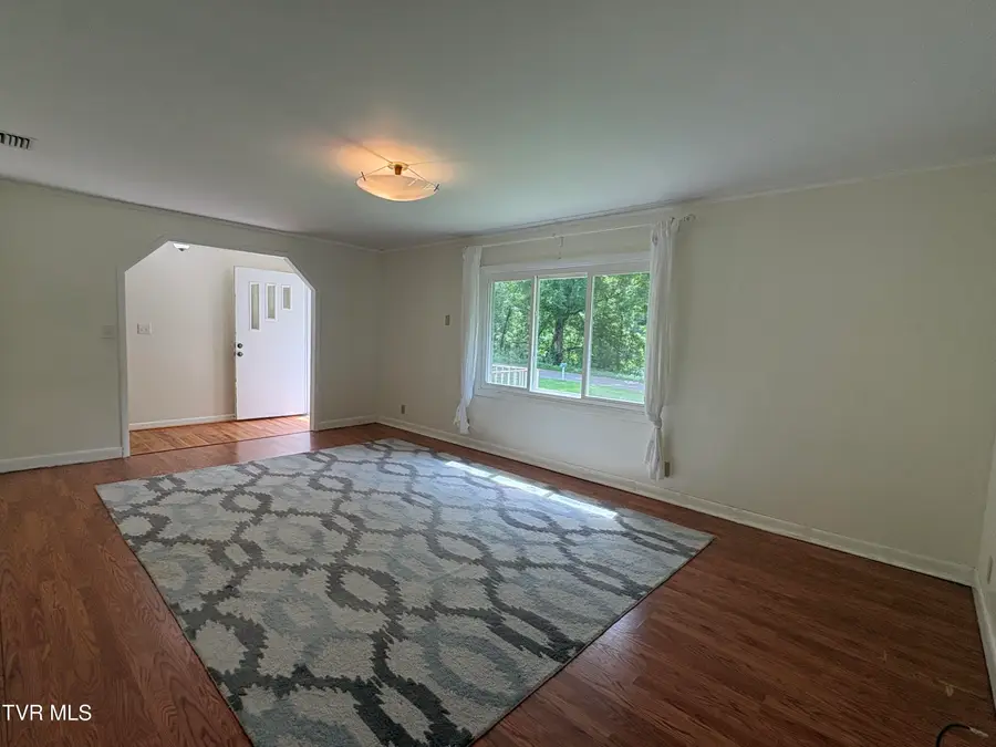 565 Circle Drive, Mountain City, TN 37683 - #3